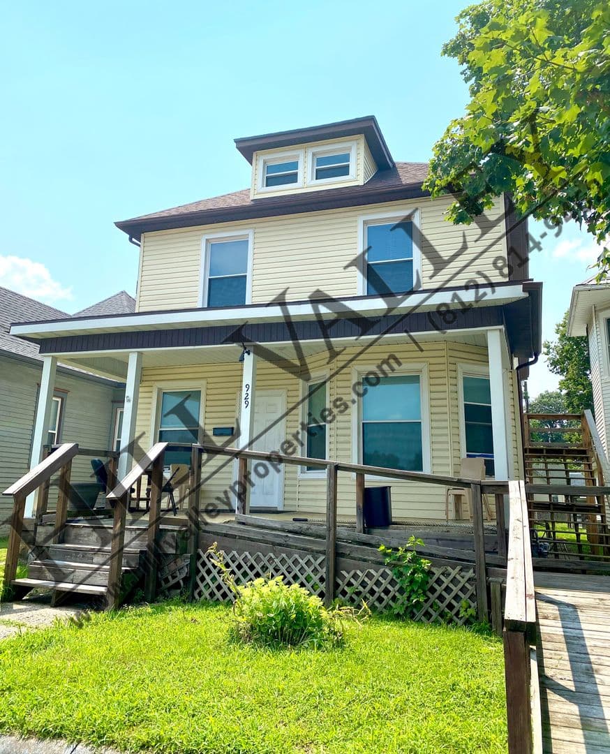 Terre Haute Apartment: 929 S 5th St