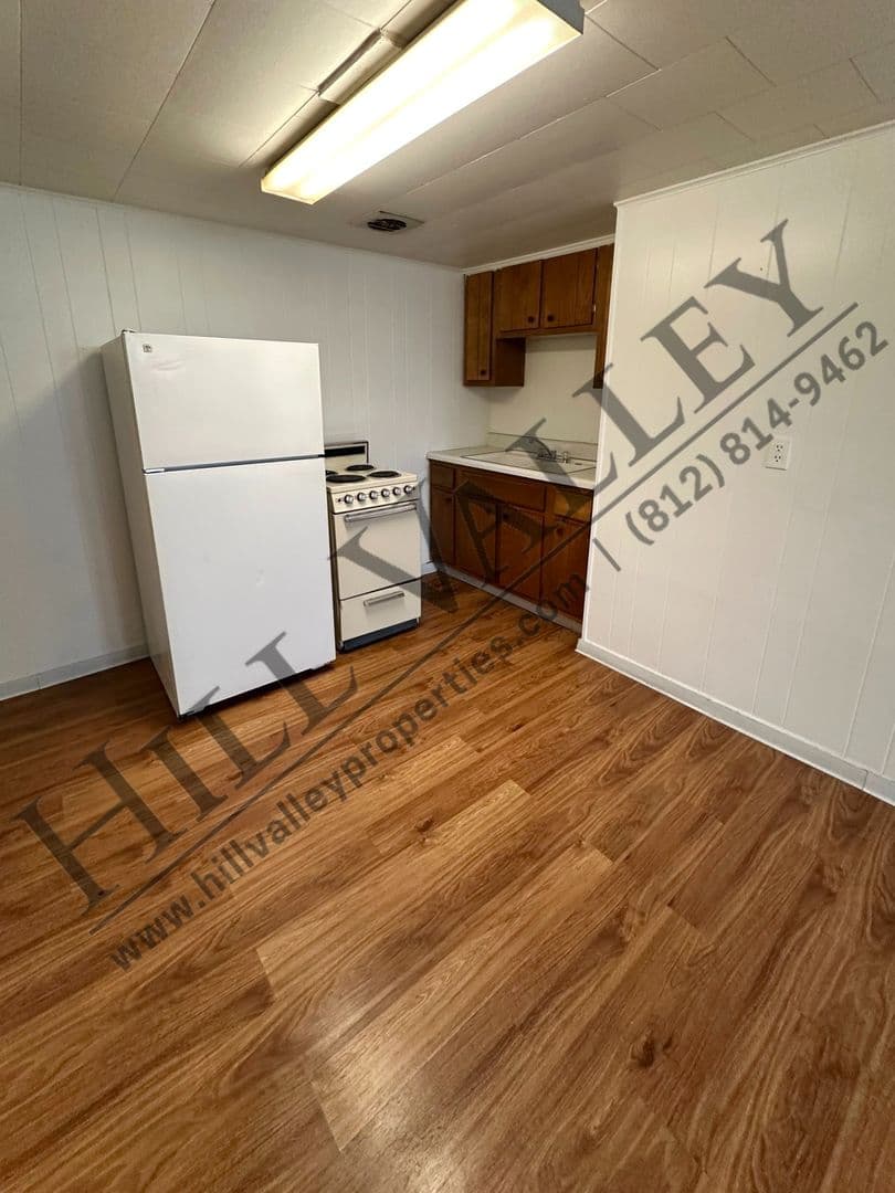 Terre Haute Apartment: 6 McKinley Blvd