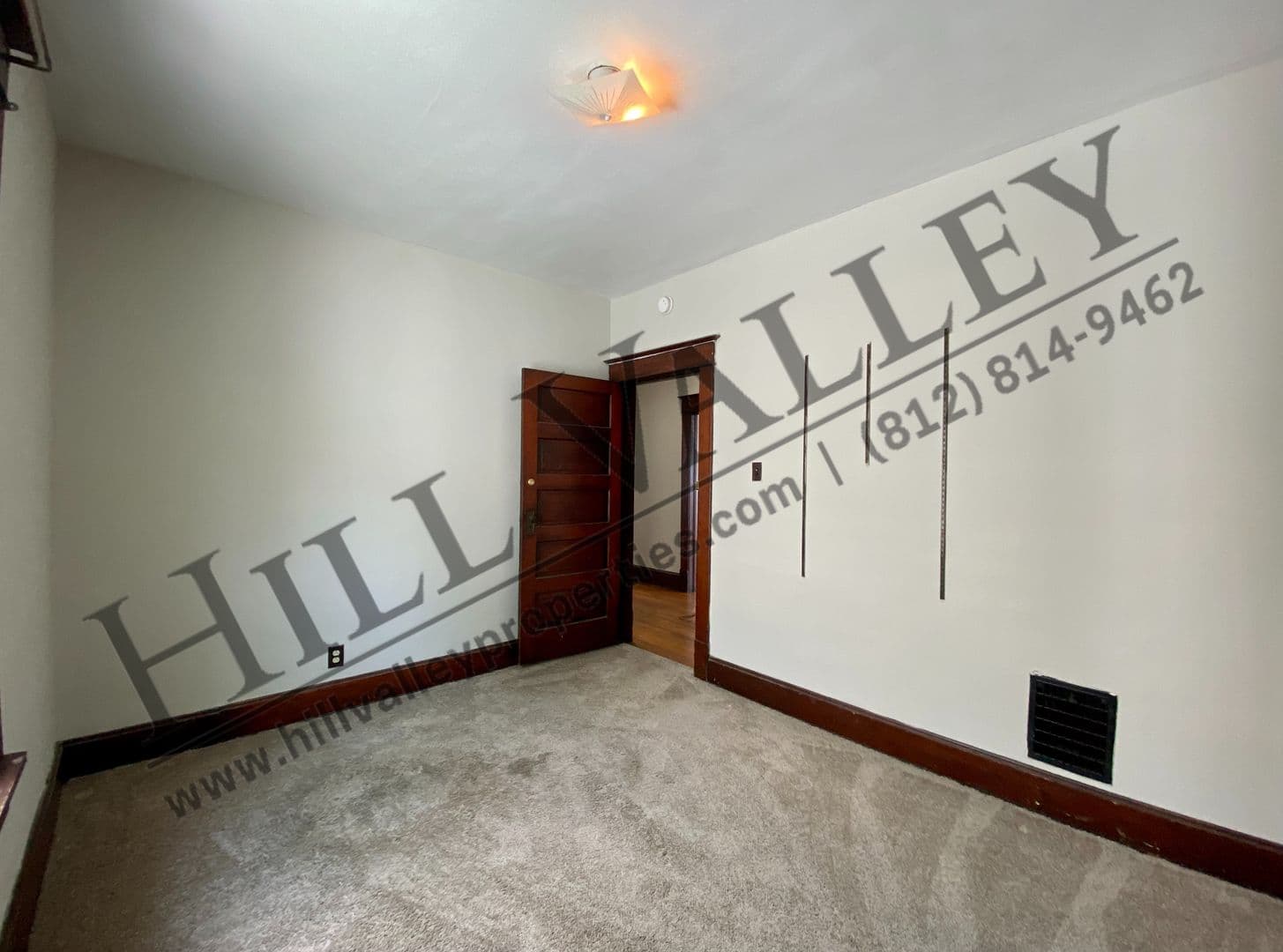 Terre Haute Apartment: 929 S 5th St