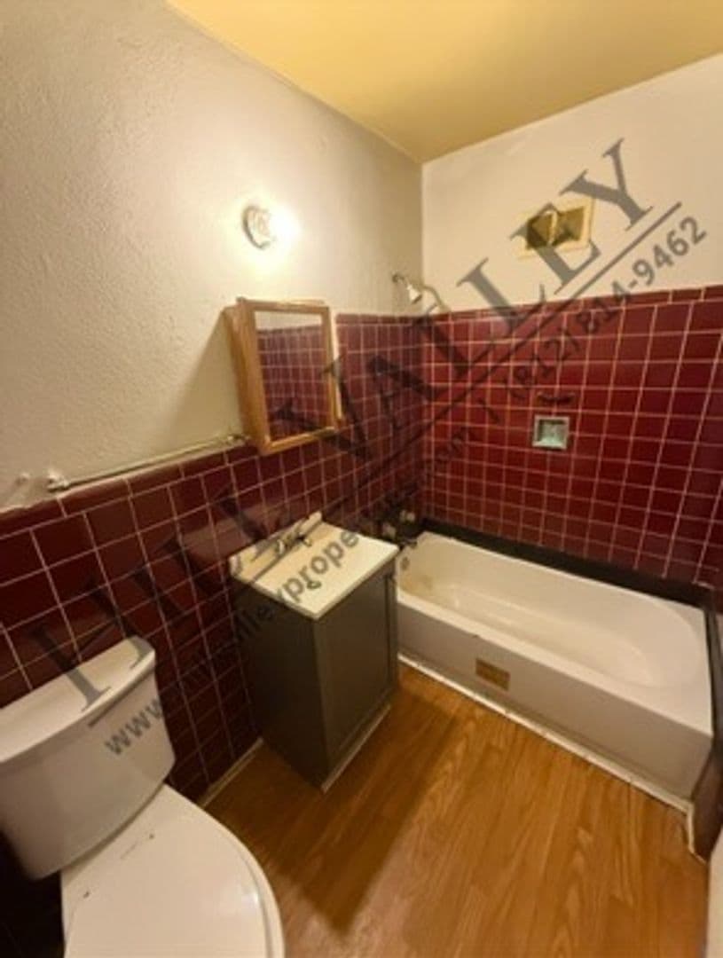 West Terre Haute Apartment: 5665 W Illiana Dr