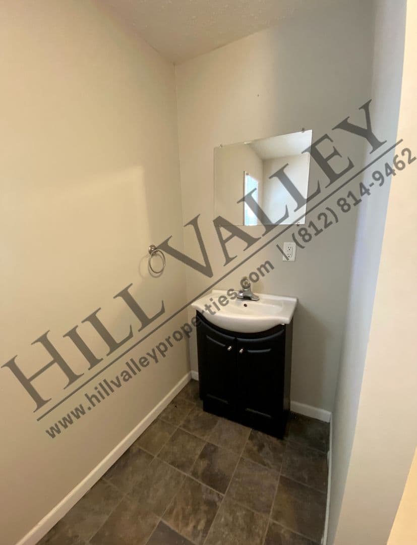 Terre Haute Apartment: 706 S 7th St