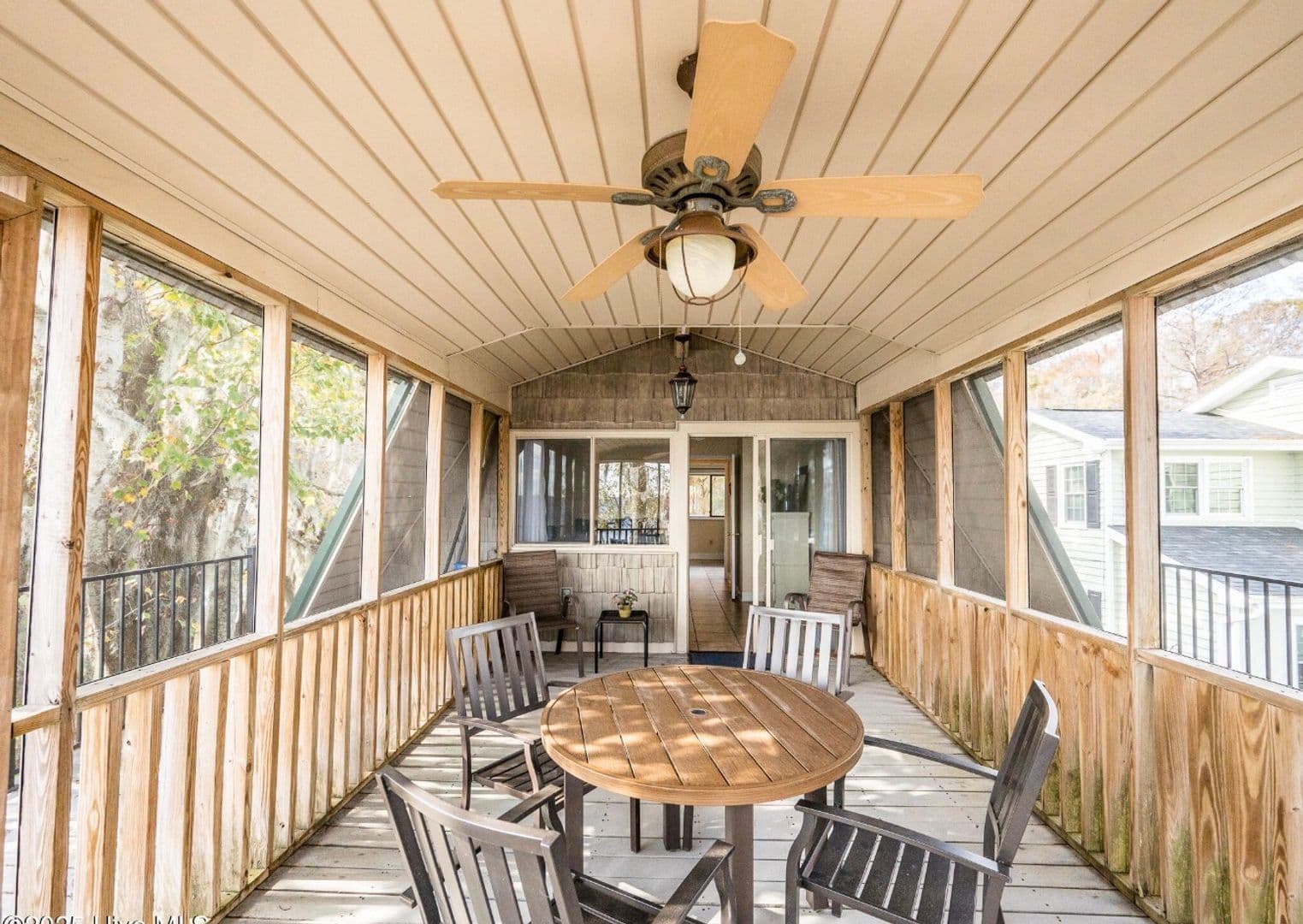 Lake Waccamaw House: 3002 Canal Cove Rd