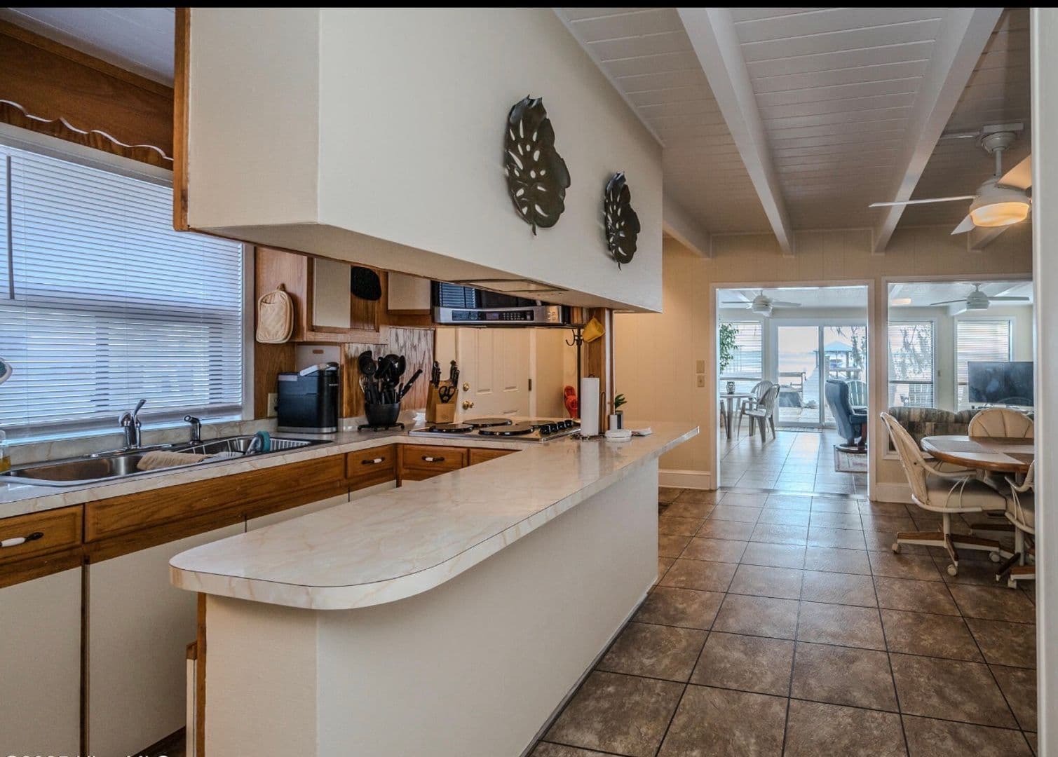 Lake Waccamaw House: 3002 Canal Cove Rd