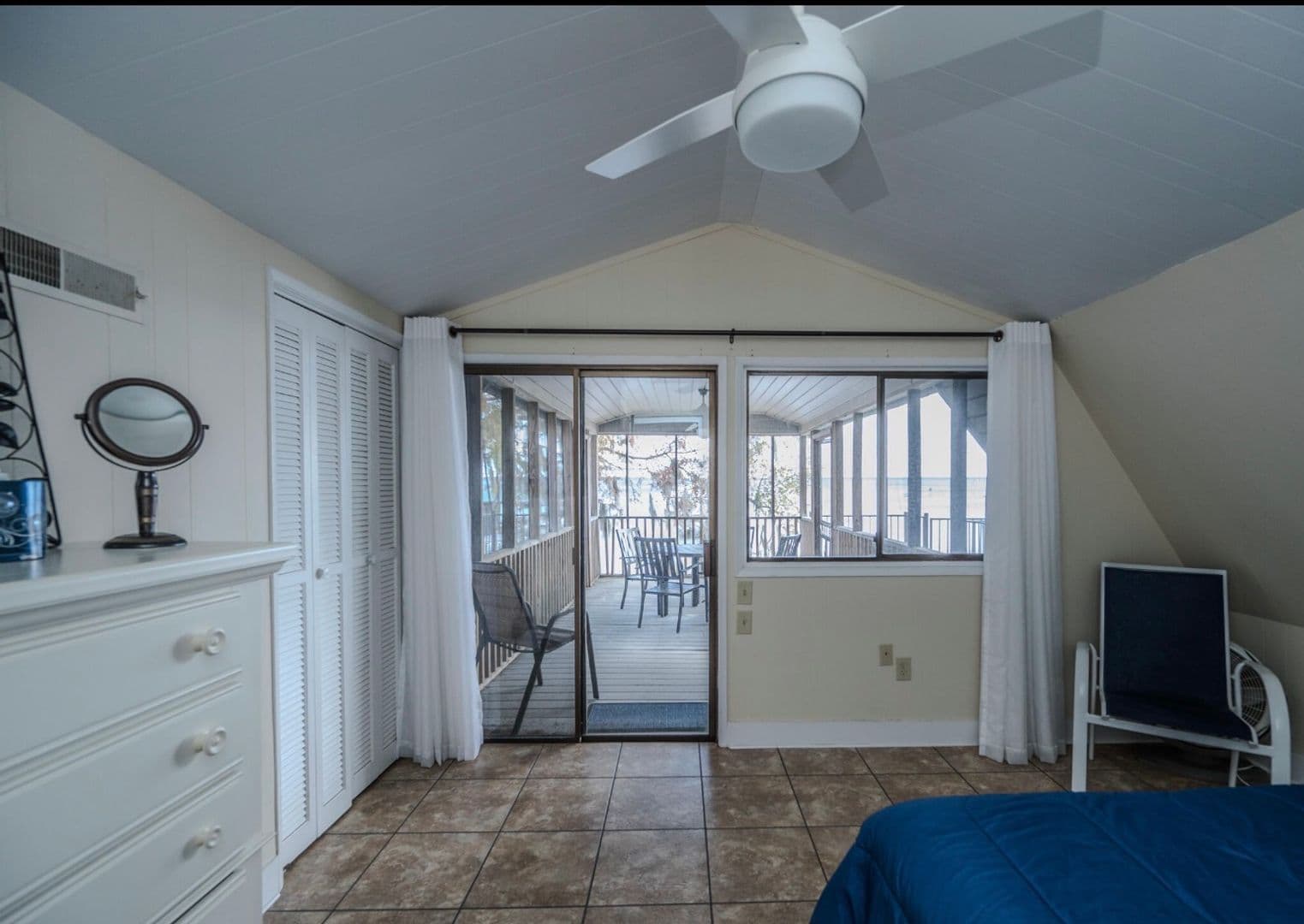 Lake Waccamaw House: 3002 Canal Cove Rd