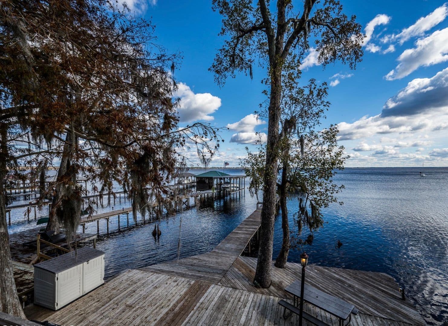 Lake Waccamaw House: 3002 Canal Cove Rd