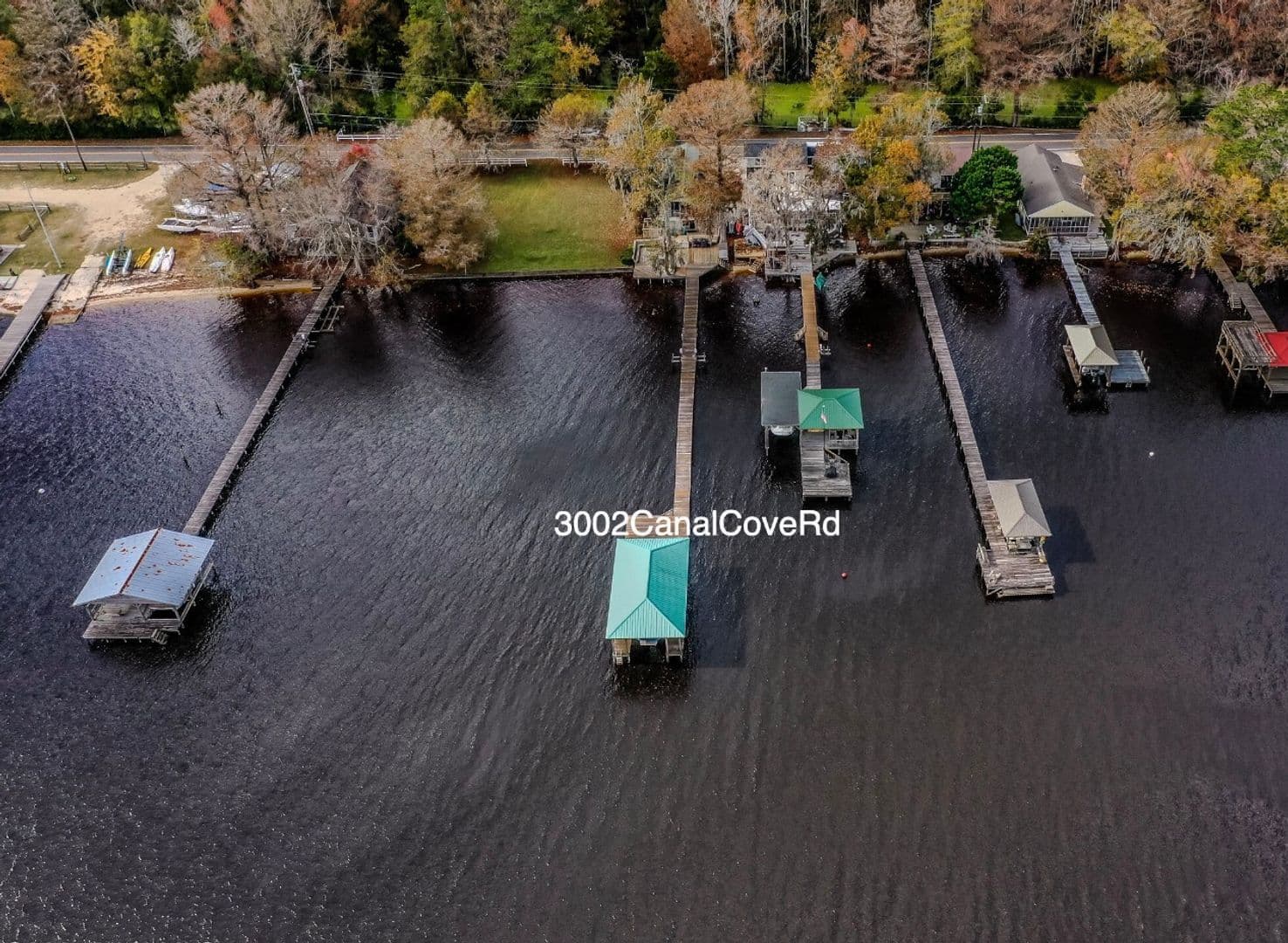 Lake Waccamaw House: 3002 Canal Cove Rd