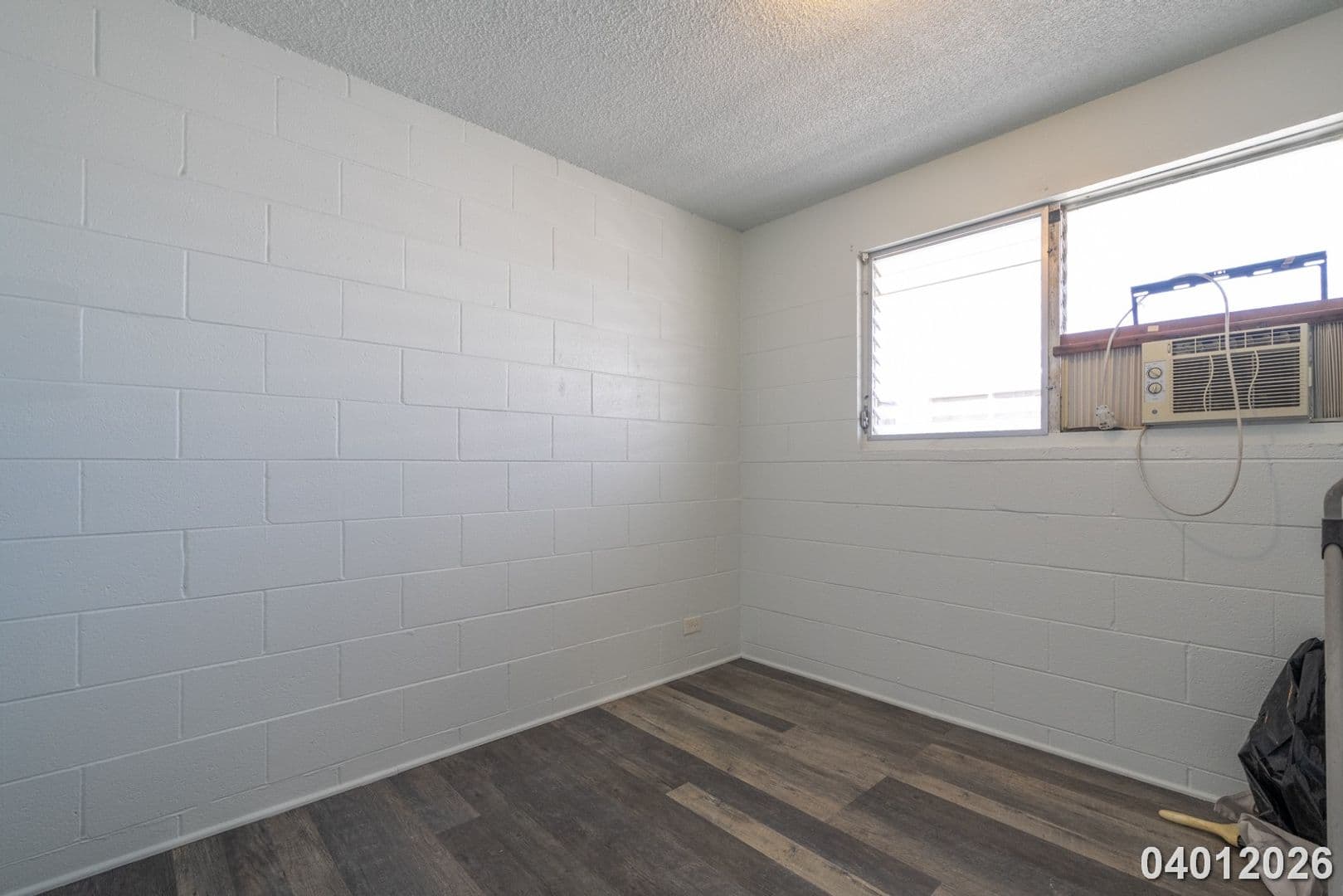 Honolulu House: 617 McNeill St. Apt. 302