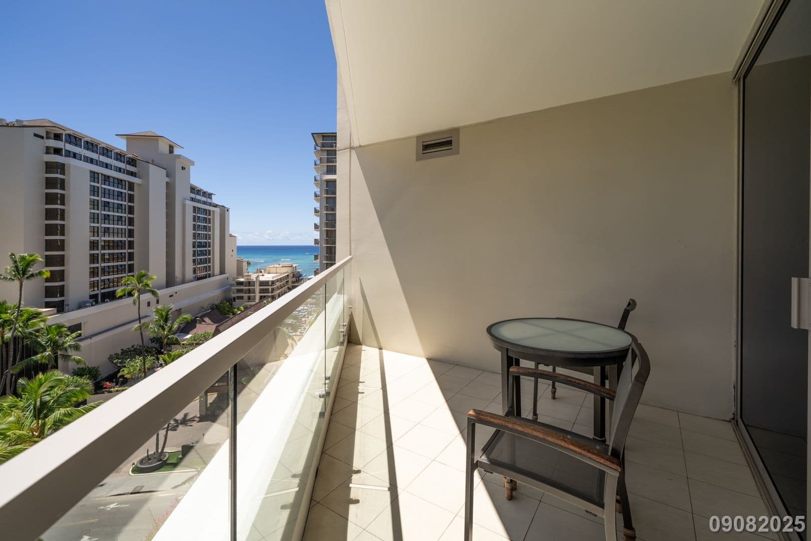 Honolulu Condo: 223 Saratoga Rd #918