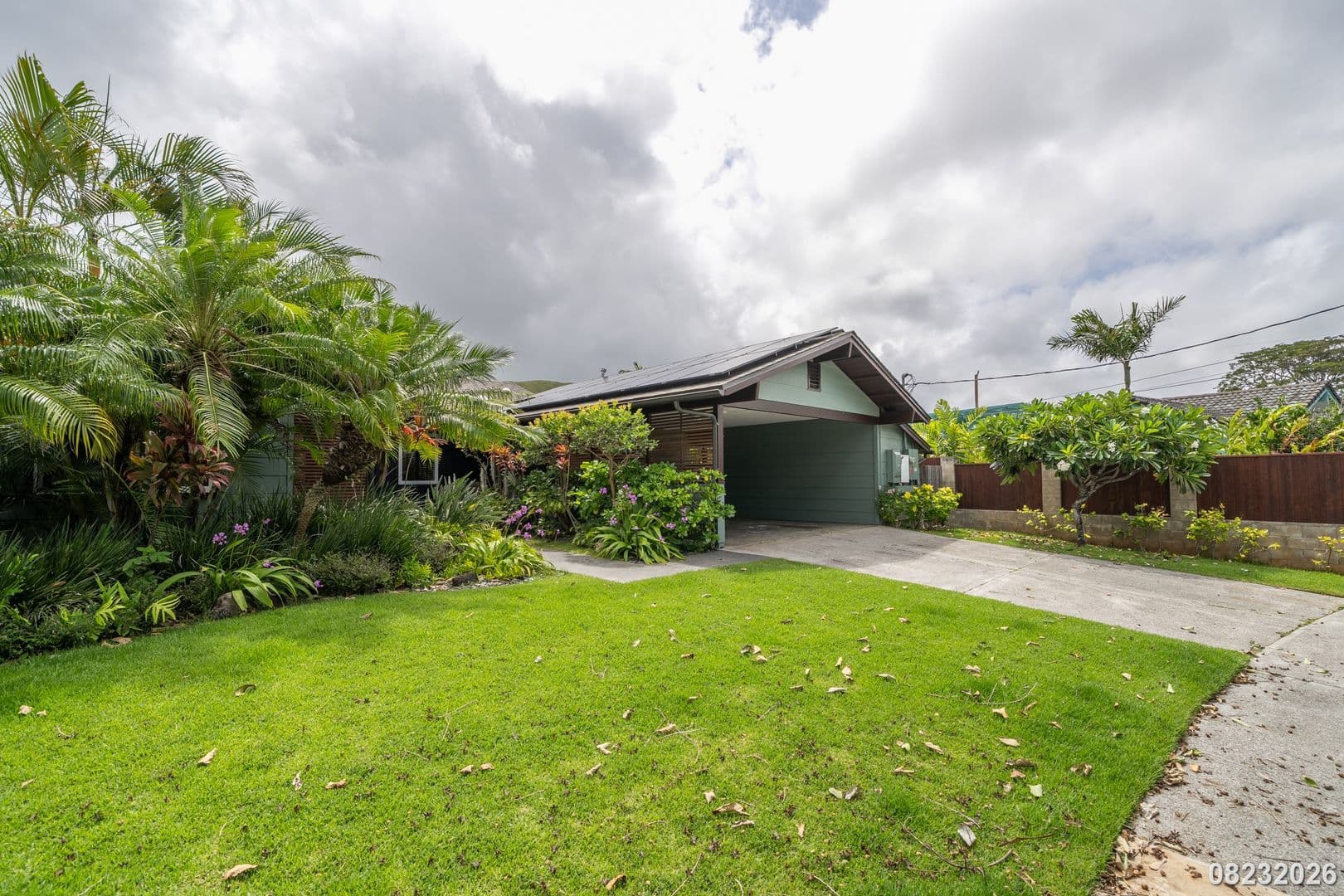 Kailua House: 427 Akoakoa Pl.