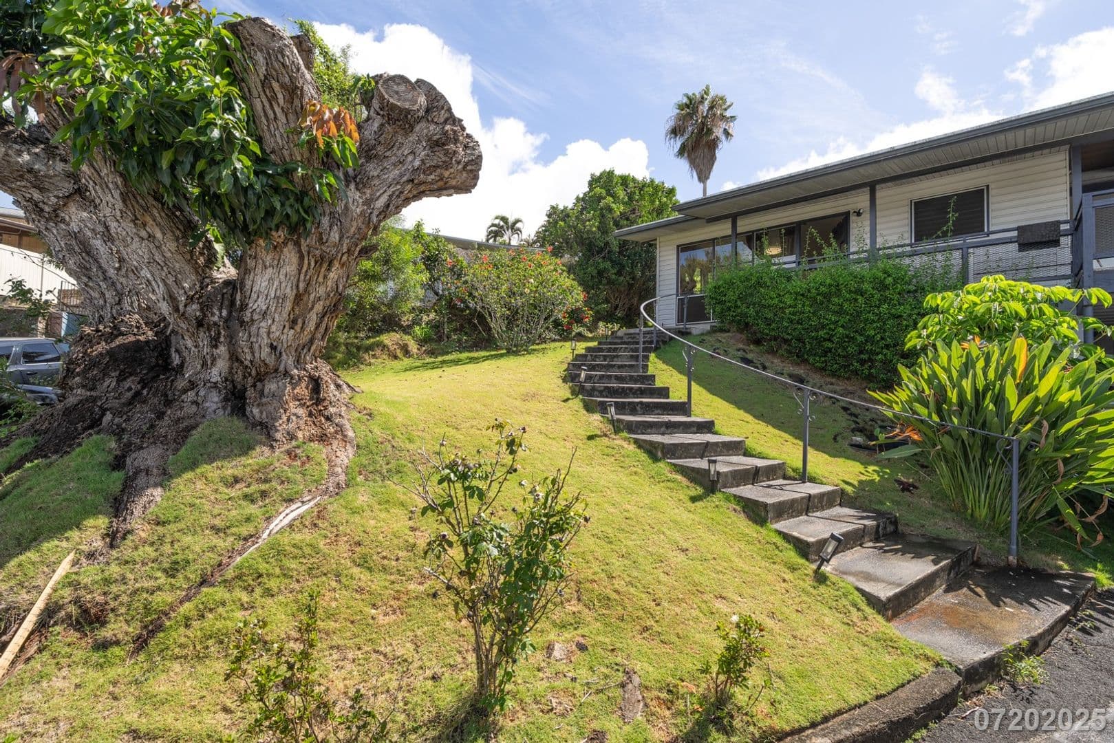 Aiea House: 99-1061 Manako Pl. -MAIN HOUSE-