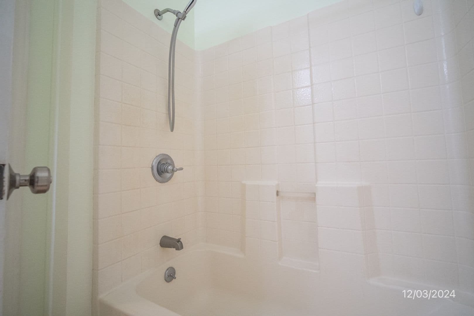 Mililani House: 95-1049 Wikao St
