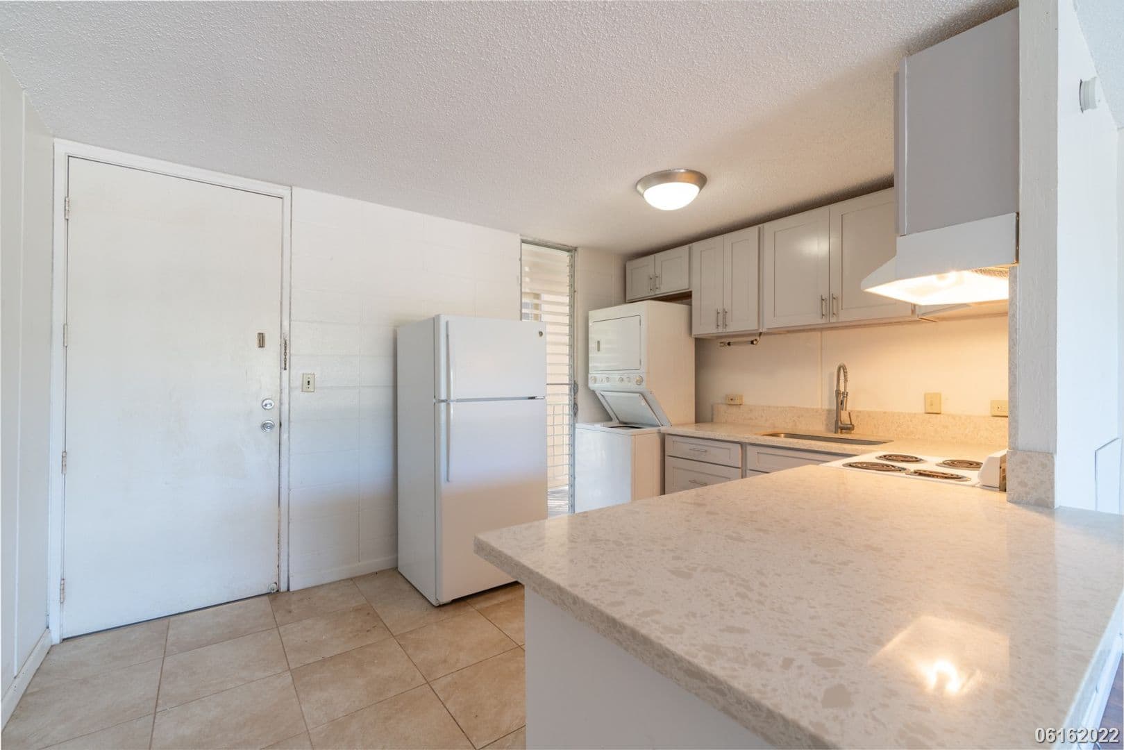 Mililani Condo: 95-2055 Waikalani Pl #B202