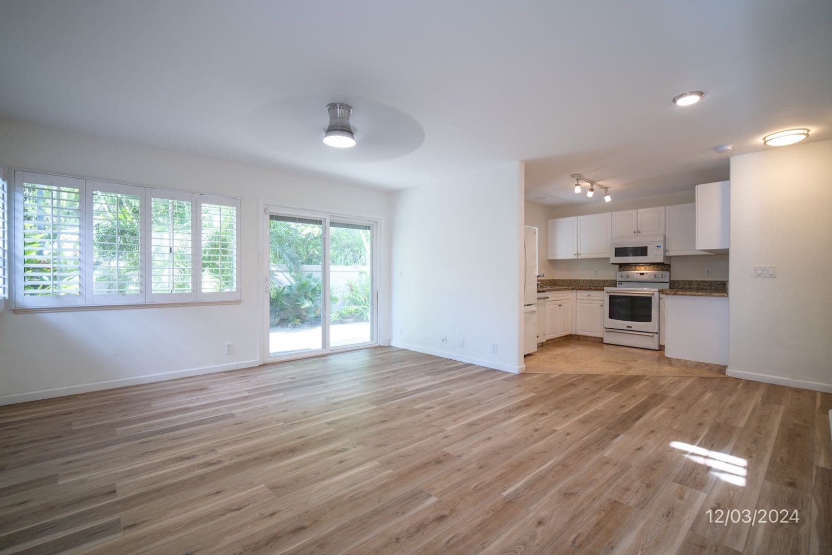 Mililani House: 95-1049 Wikao St