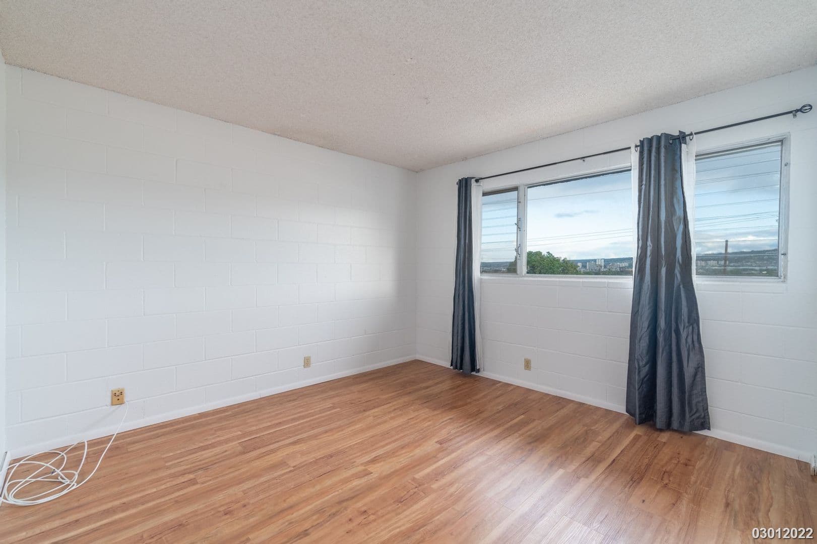 Honolulu Condo: 4280 Salt Lake Blvd Apt J66
