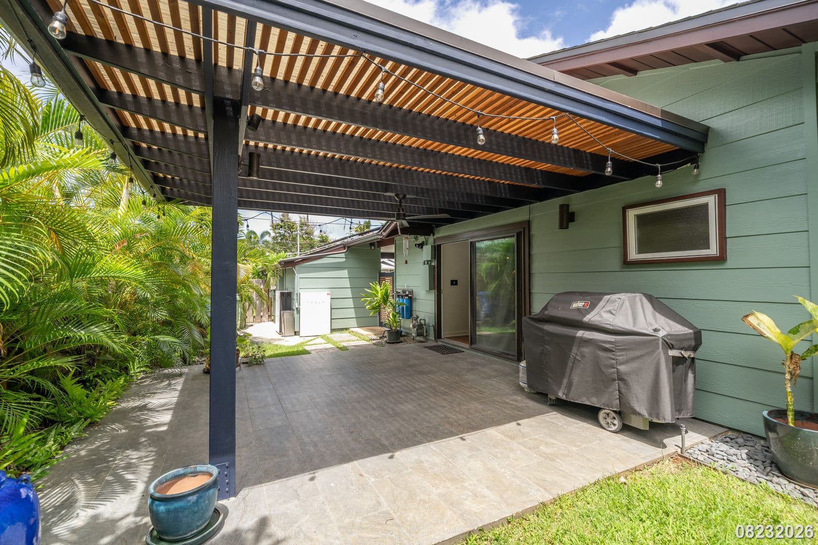 Kailua House: 427 Akoakoa Pl.