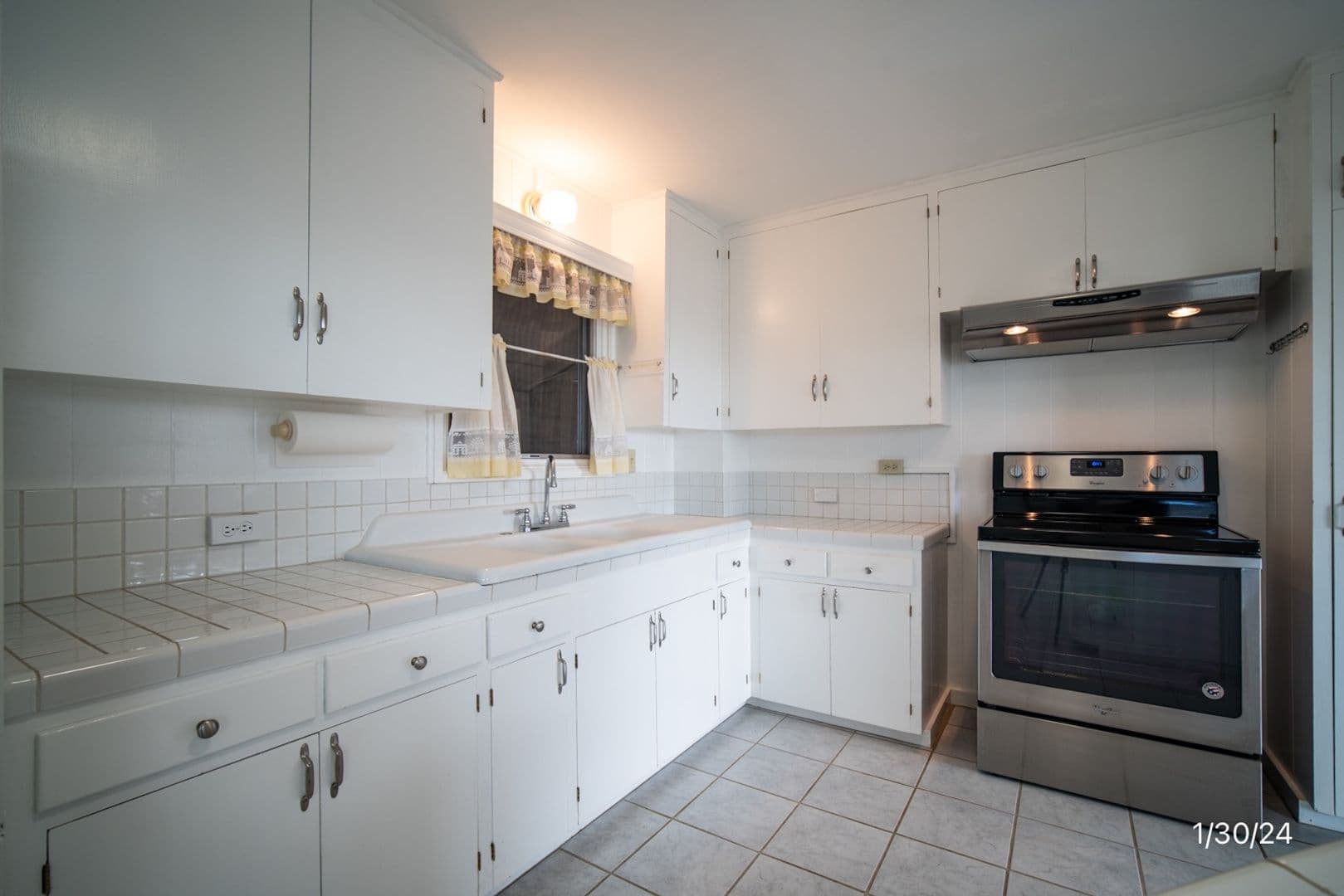 Aiea House: 99-430 Poaha Pl