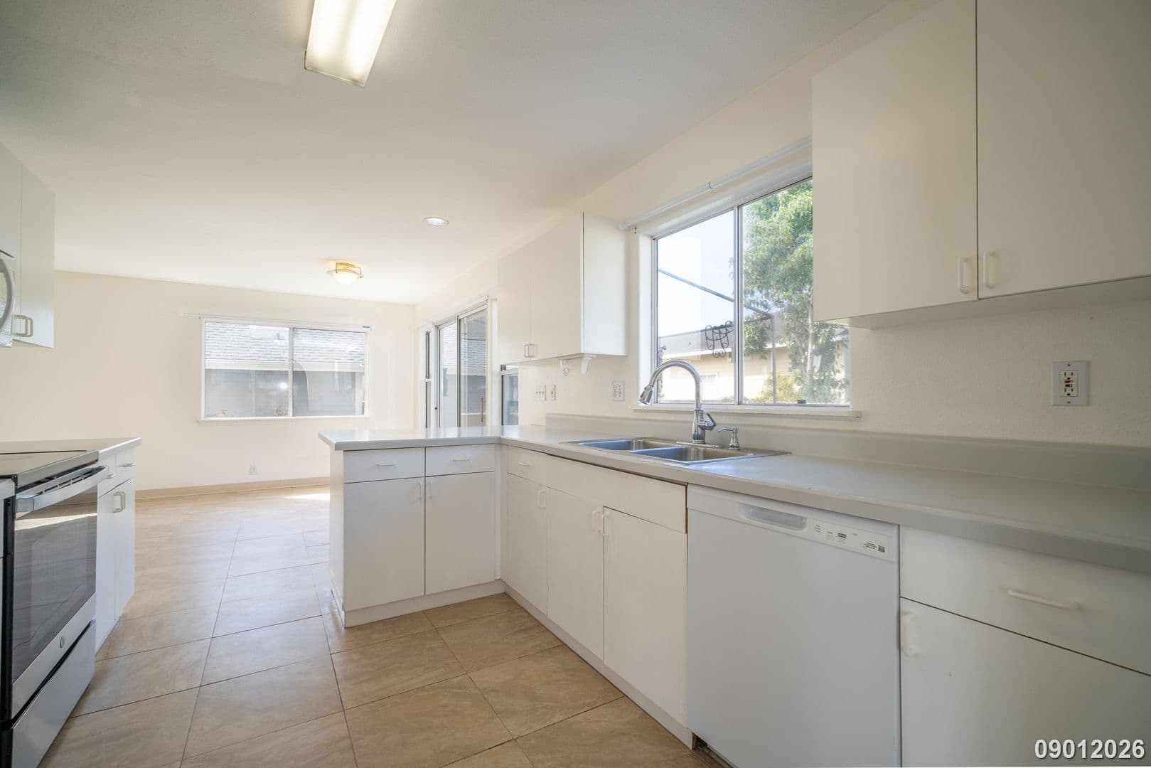 Waipahu House: 94-209 Wehena Pl.