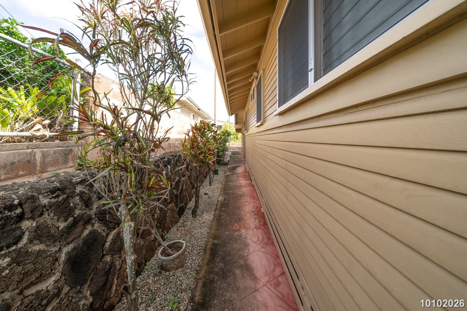 Pearl City House: 1453 Kalauipo St.