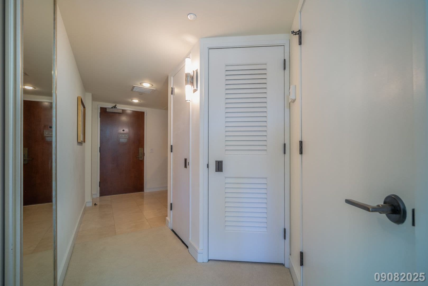 Honolulu Condo: 223 Saratoga Rd #918