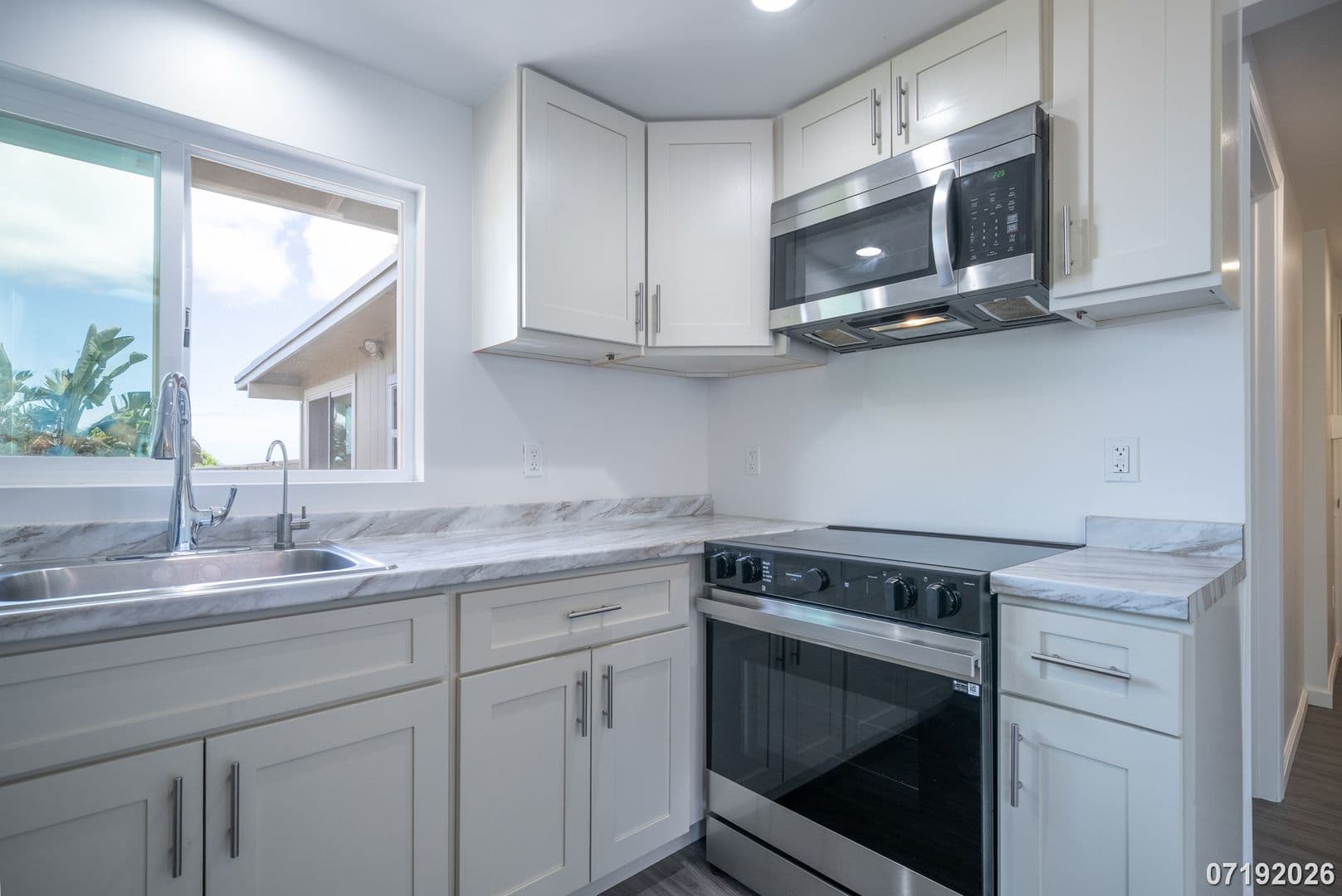 Kapolei House: 92-611 Aoloko St. Unit A