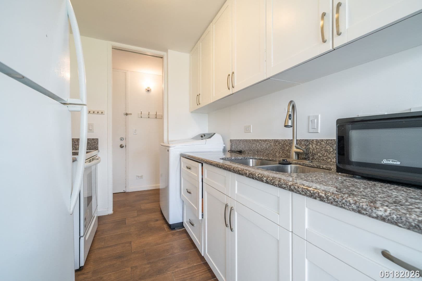 Honolulu Condo: 2085 Ala Wai Blvd. #B64