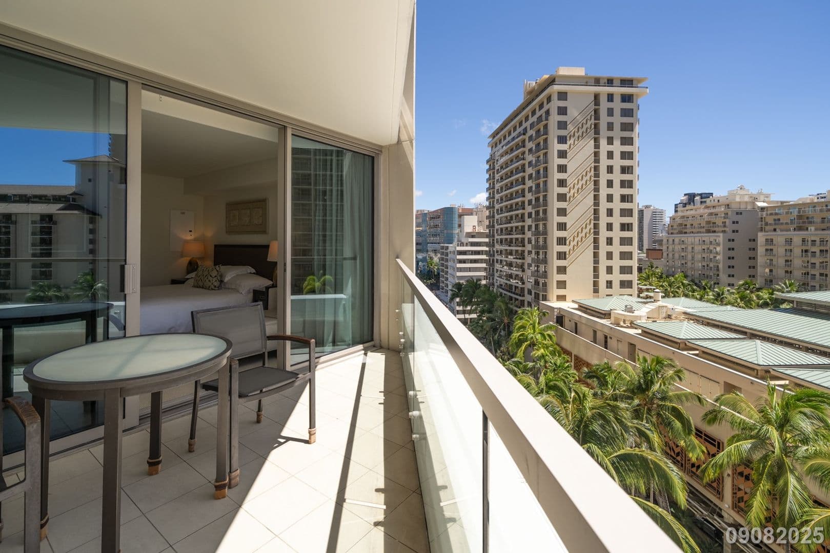 Honolulu Condo: 223 Saratoga Rd #918
