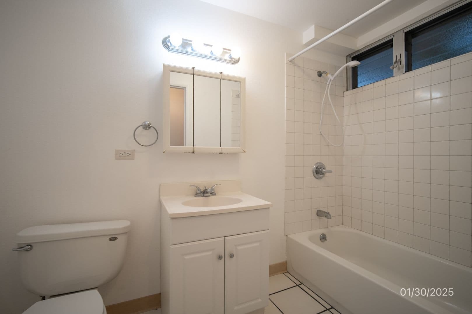 Honolulu Apartment: 1654 Liholiho St.