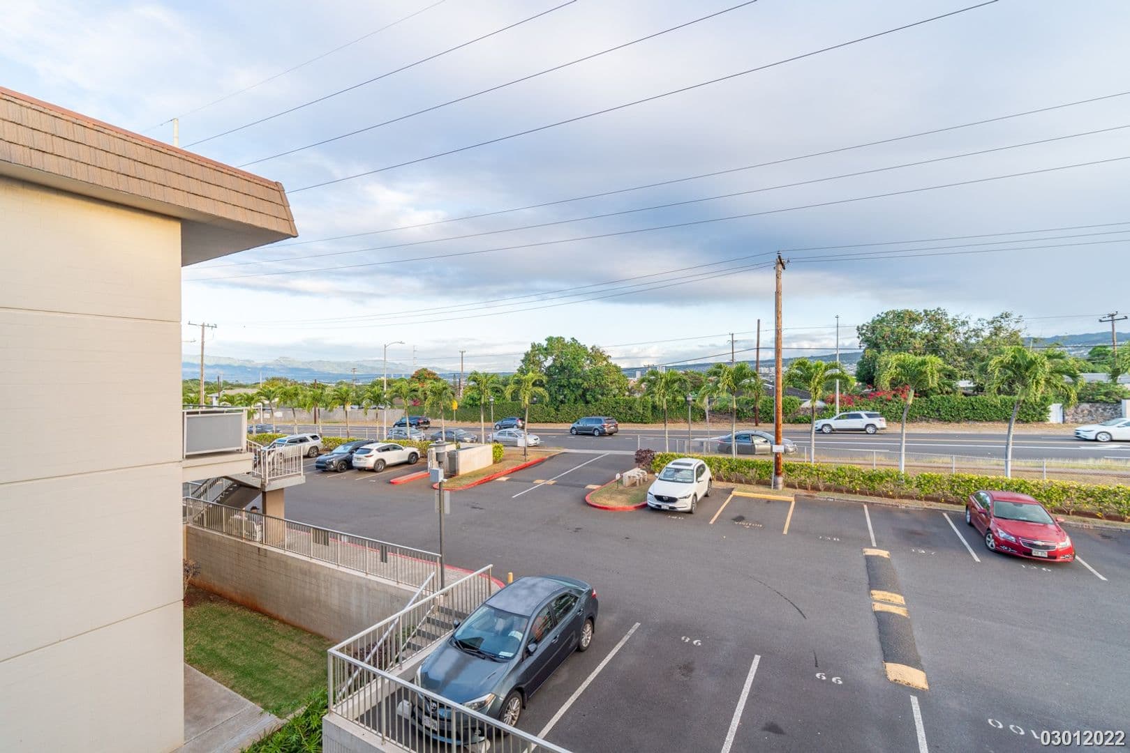 Honolulu Condo: 4280 Salt Lake Blvd Apt J66