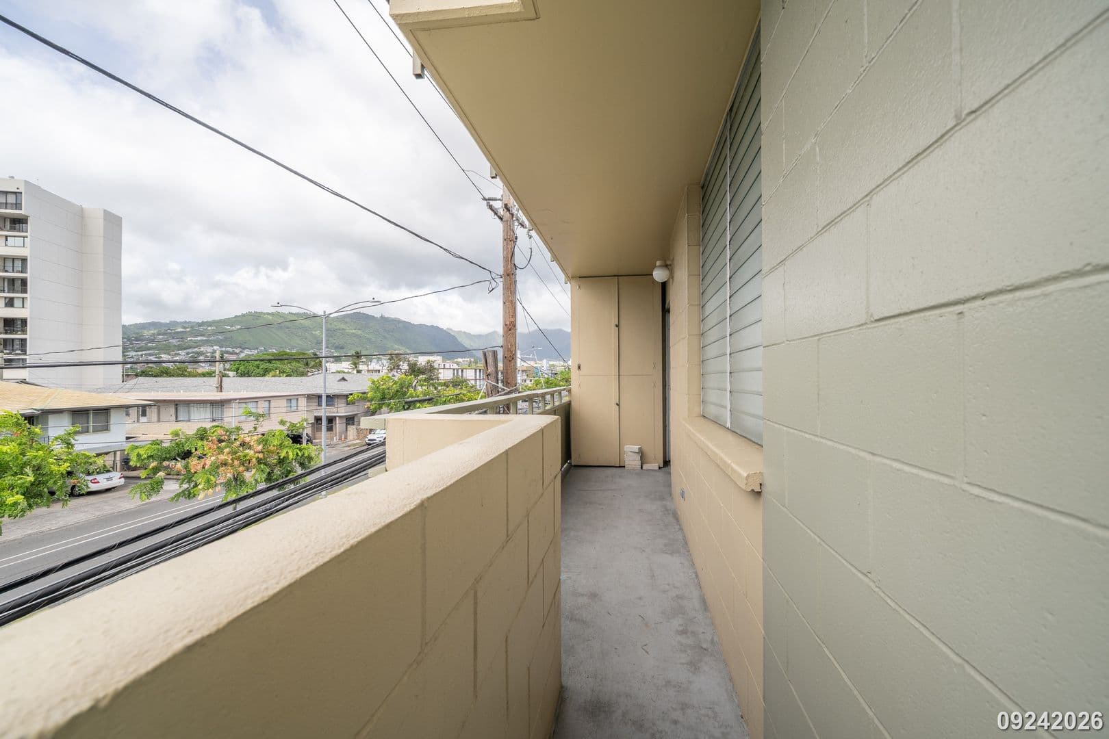 Honolulu House: 727 University Ave #201