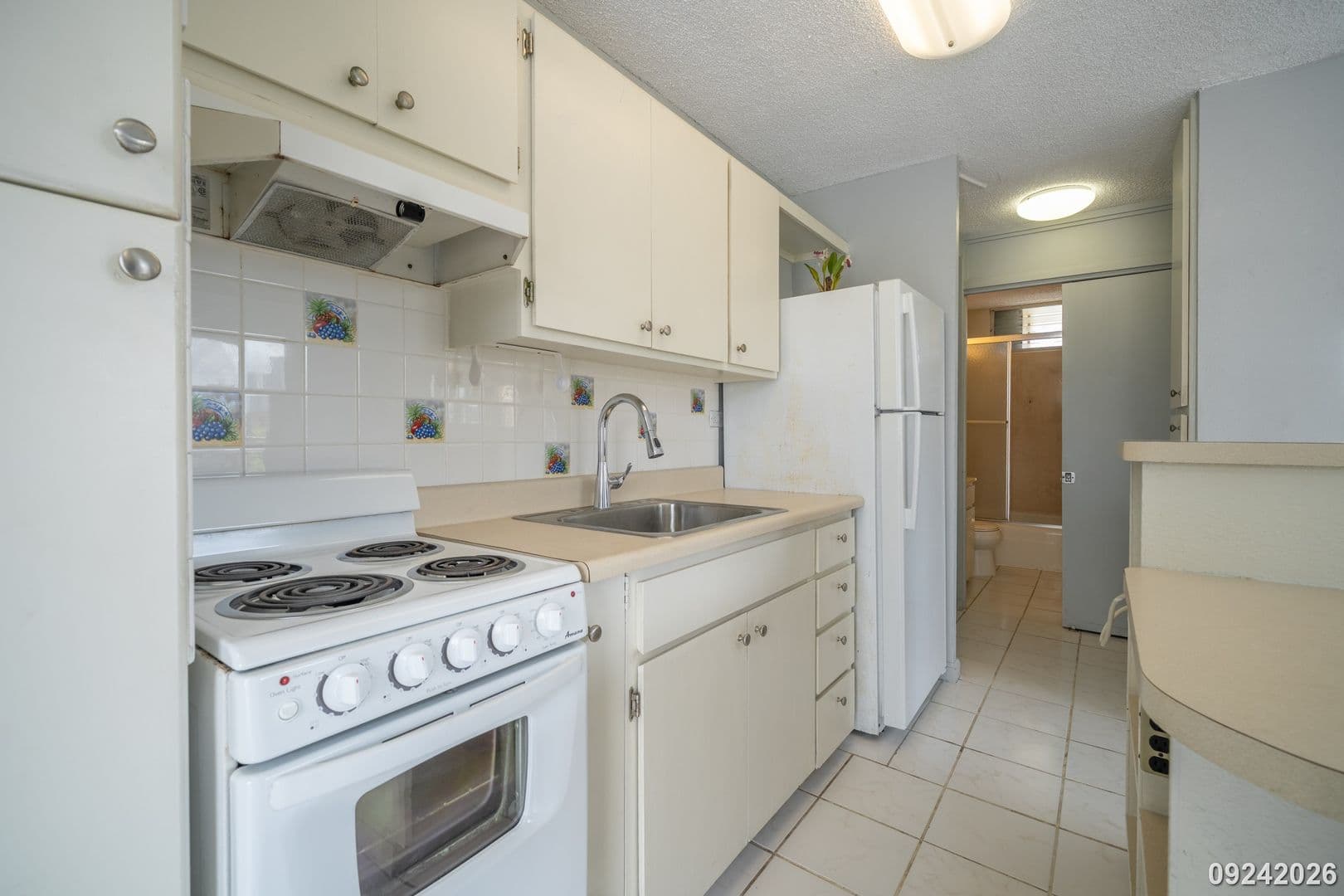 Honolulu House: 727 University Ave #201