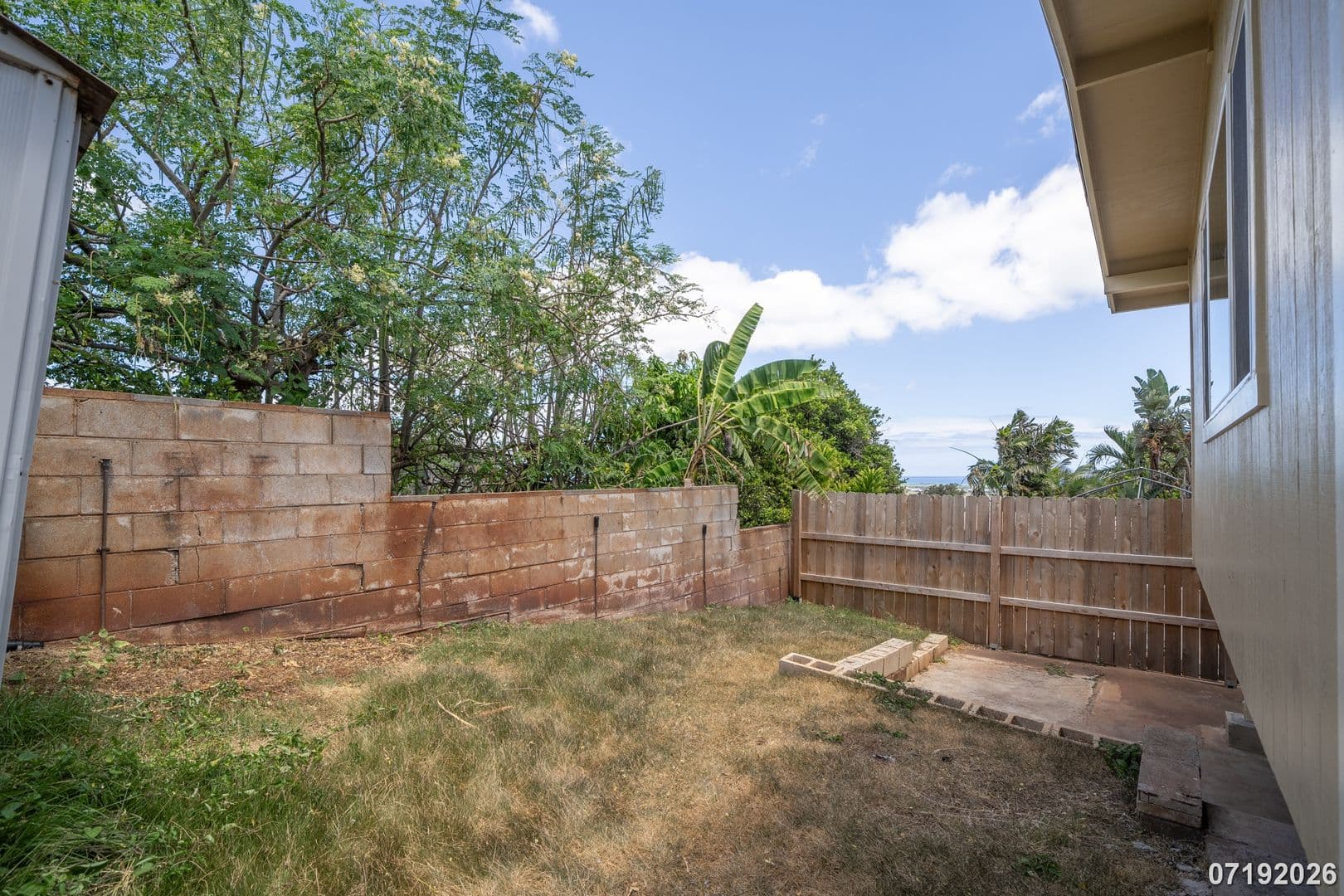 Kapolei House: 92-611 Aoloko St. Unit A