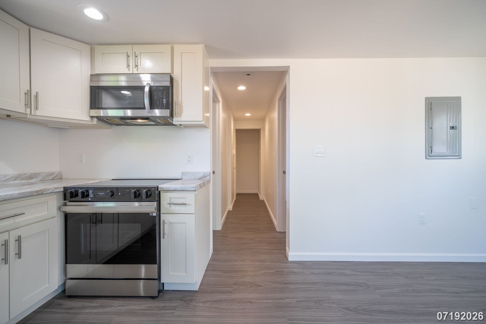 Kapolei House: 92-611 Aoloko St. Unit A