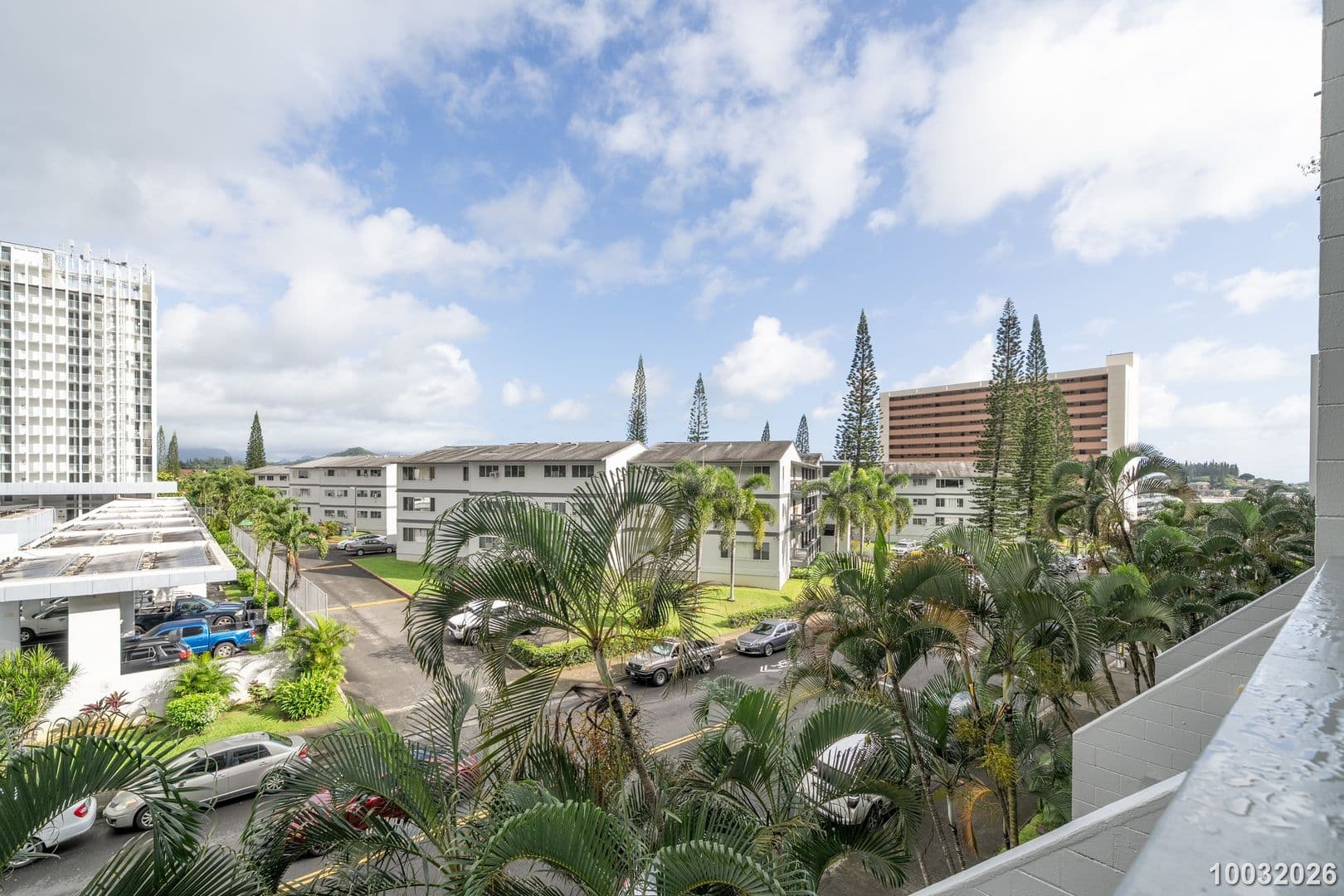 Kaneohe Condo: 46-270 Kahuhipa St. Apt. A402