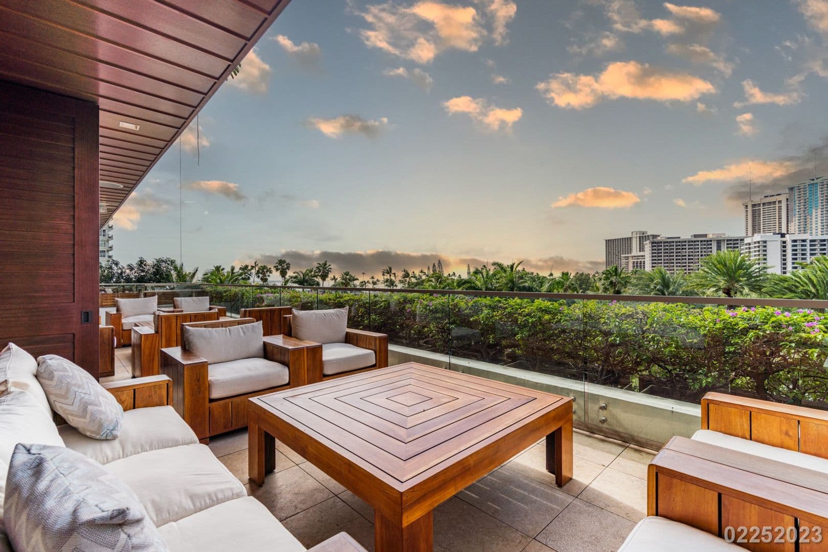 Honolulu Condo: 223 Saratoga Rd #918