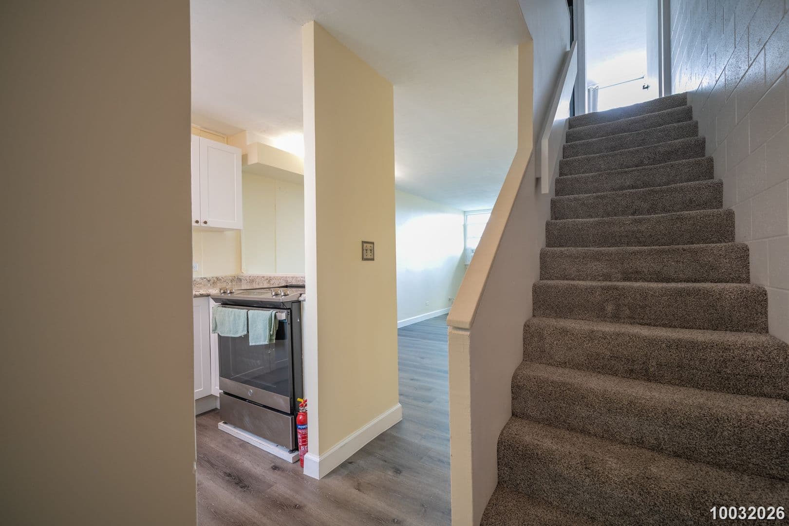 Kaneohe Condo: 46-270 Kahuhipa St. Apt. A402