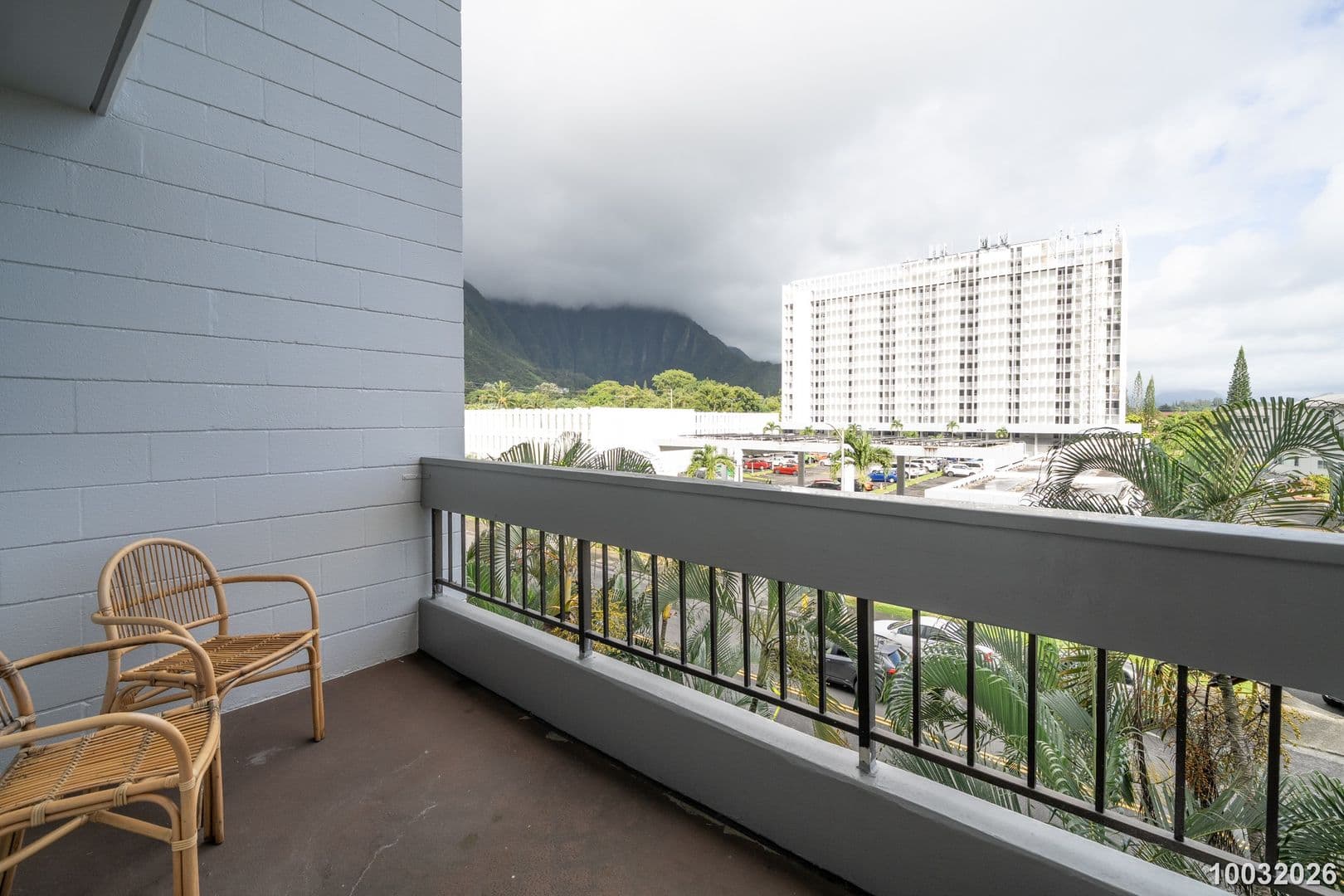 Kaneohe Condo: 46-270 Kahuhipa St. Apt. A402