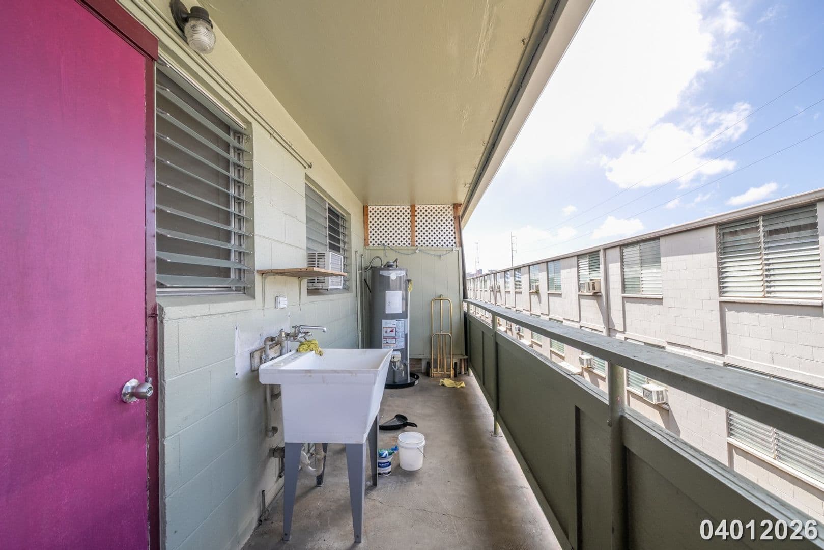 Honolulu House: 617 McNeill St. Apt. 302