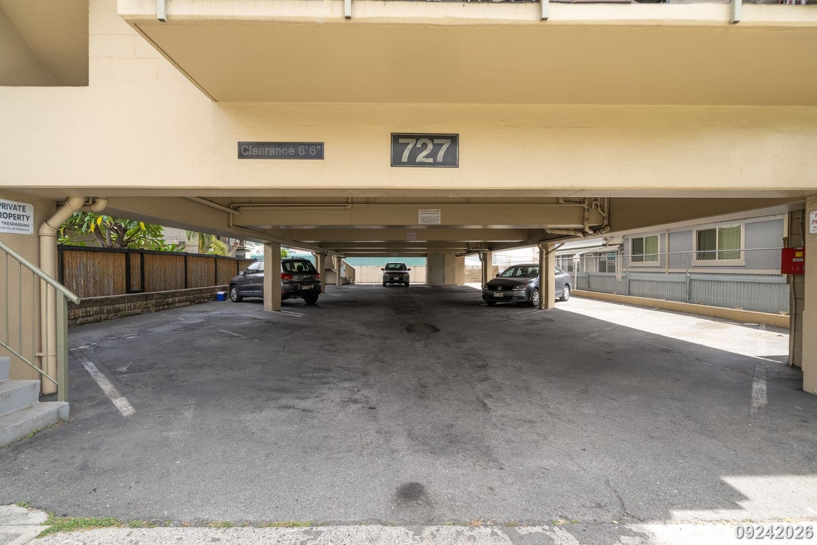 Honolulu House: 727 University Ave #201