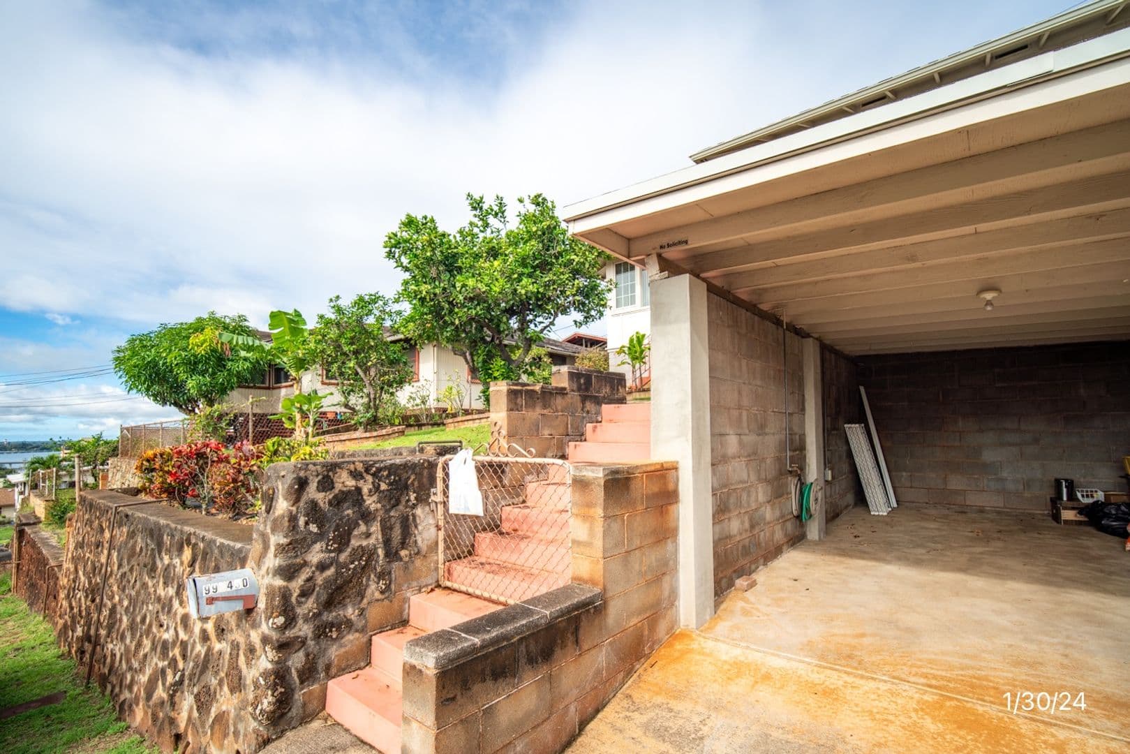 Aiea House: 99-430 Poaha Pl