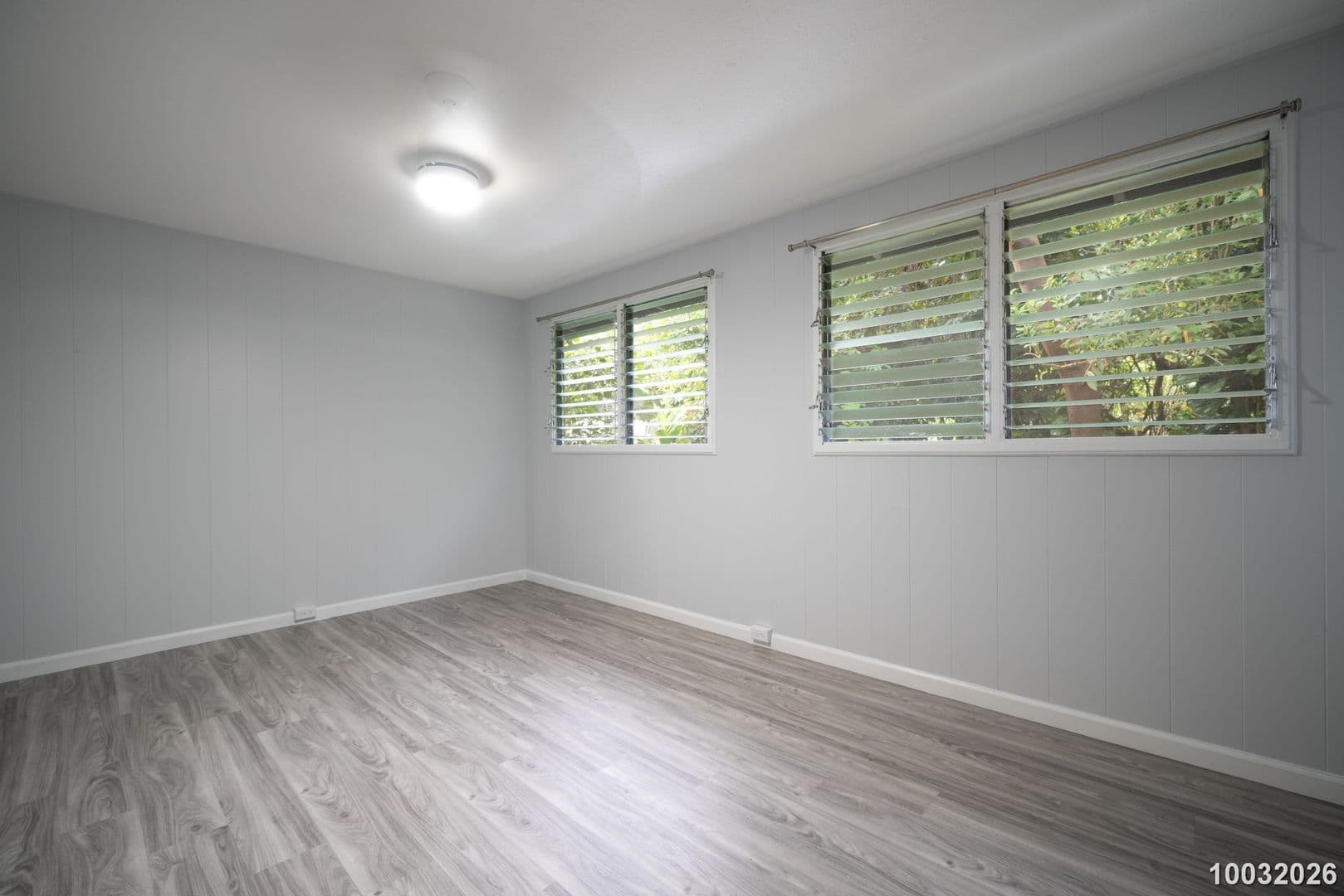Honolulu House: 1583 Kalaepaa Dr C (Upstairs)