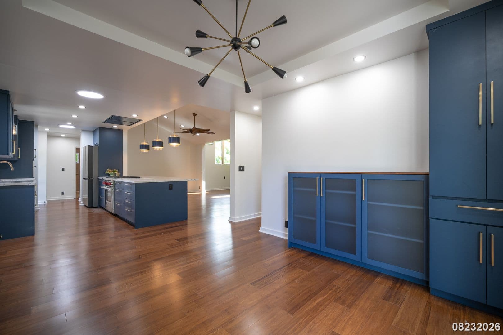 Kailua House: 427 Akoakoa Pl.