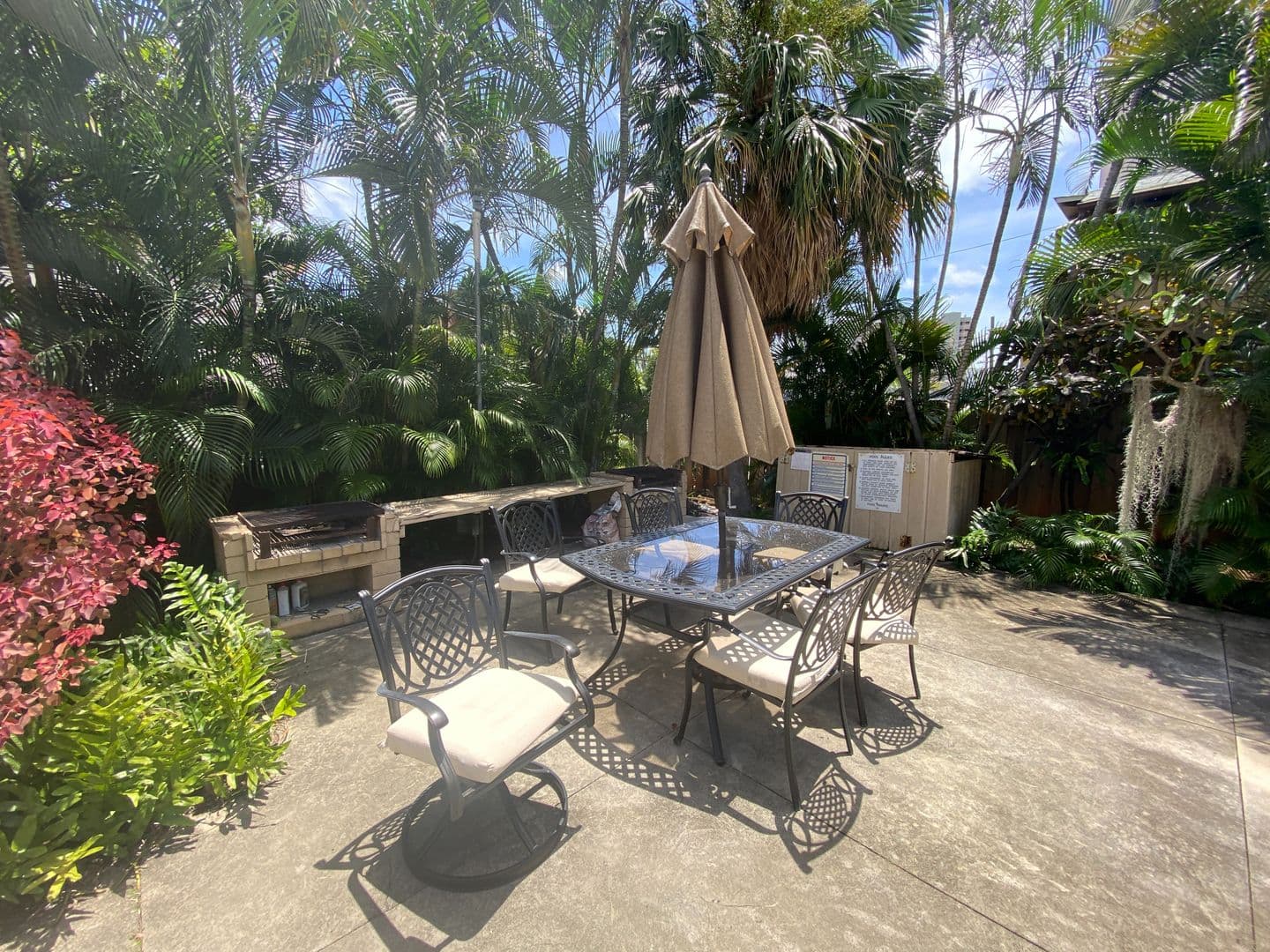 Honolulu Condo: 1735 Dole St. #108