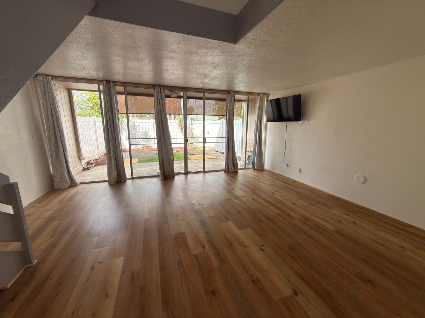 Mililani Townhome: 95-350 Mahapili Ct. #148