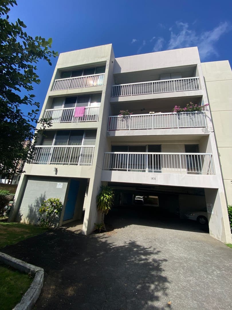 Honolulu House: 1436 Kewalo St., #204