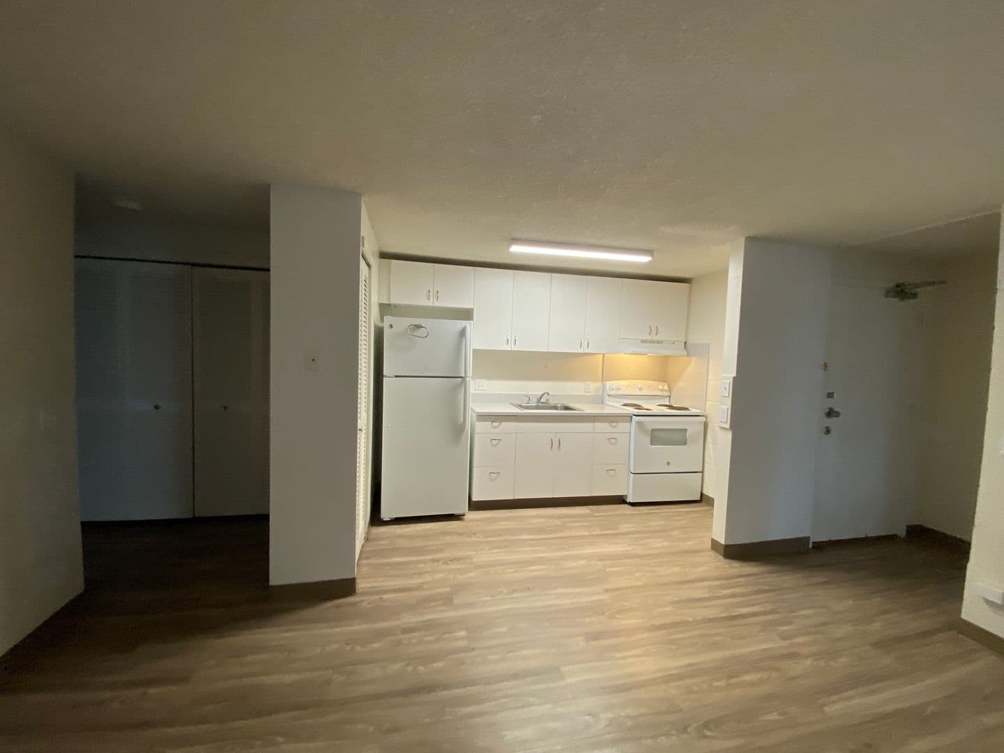 Honolulu House: 1436 Kewalo St., #204
