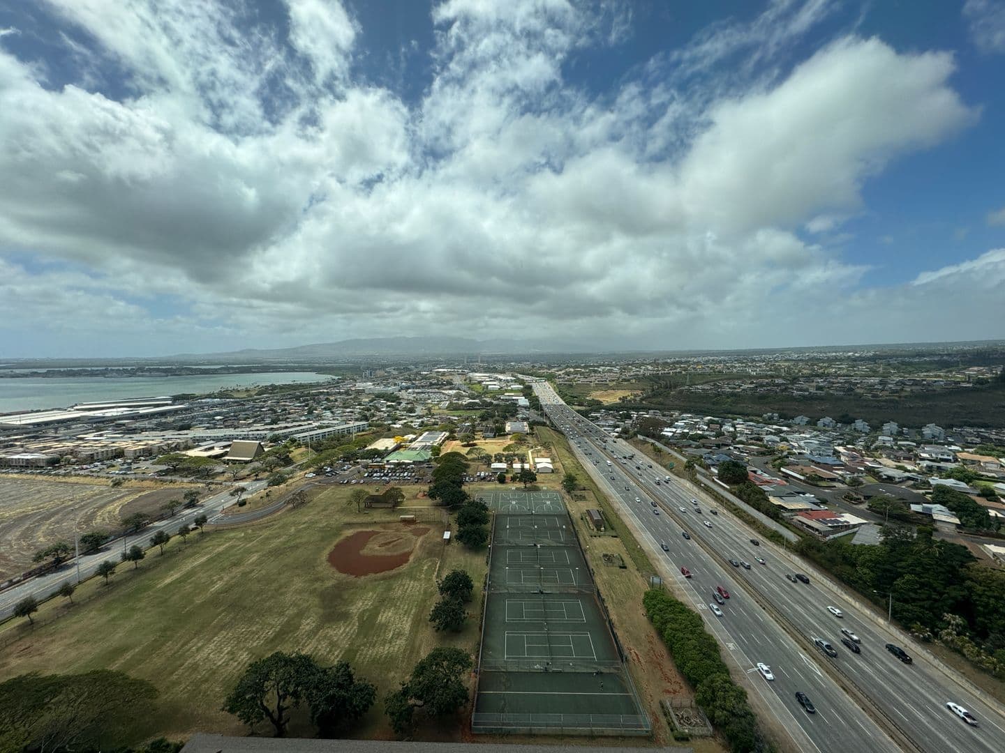 Aiea Condo: 98-288 Kaonohi St. #3201
