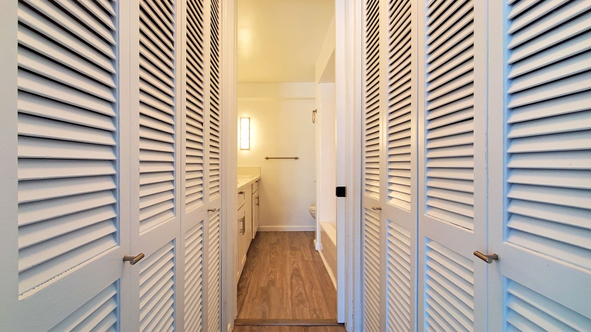 Honolulu Condo: 1655 Makaloa St. #2101