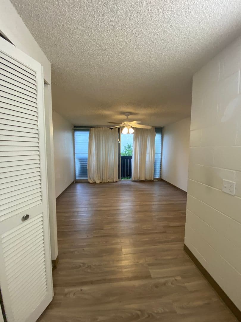 Honolulu House: 1436 Kewalo St., #204