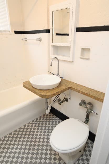 Birmingham Apartment: 2124 Highland Ave South