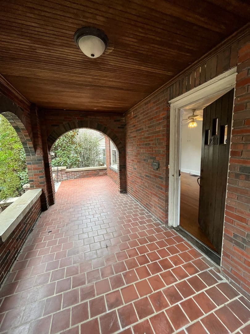 Birmingham Apartment: 2201 21st Avenue South